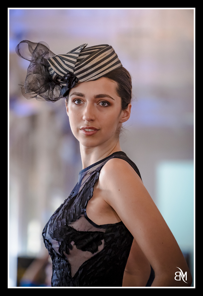 *Effet de tête 'bibi NB' - Evénement : Mira Belle / Fashion Night Couture 2019 - Photographe : B. Mouhamad